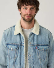 Load image into Gallery viewer, Levi’s Sherpa 2025 (Light Wash)