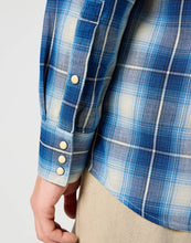 Load image into Gallery viewer, Wrangler Western Shirt Buffalo Blue