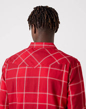 Load image into Gallery viewer, Wrangler WESTERN SHIRT IN FORMULA RED