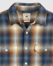 Load image into Gallery viewer, Levis® Jackson Shirt
