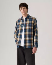 Load image into Gallery viewer, Levis® Jackson Shirt
