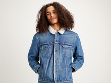 Load image into Gallery viewer, Levi&#39;s® FABLE SHERPA TRUCKER
