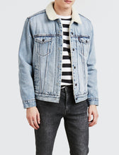 Load image into Gallery viewer, Levi’s Sherpa Stone Wash TRUCKER
